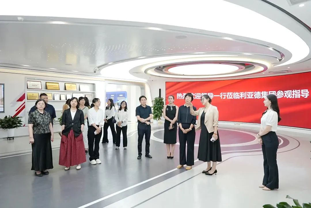 北京市统计局局长李素芳一行莅临J9集团调研领导
