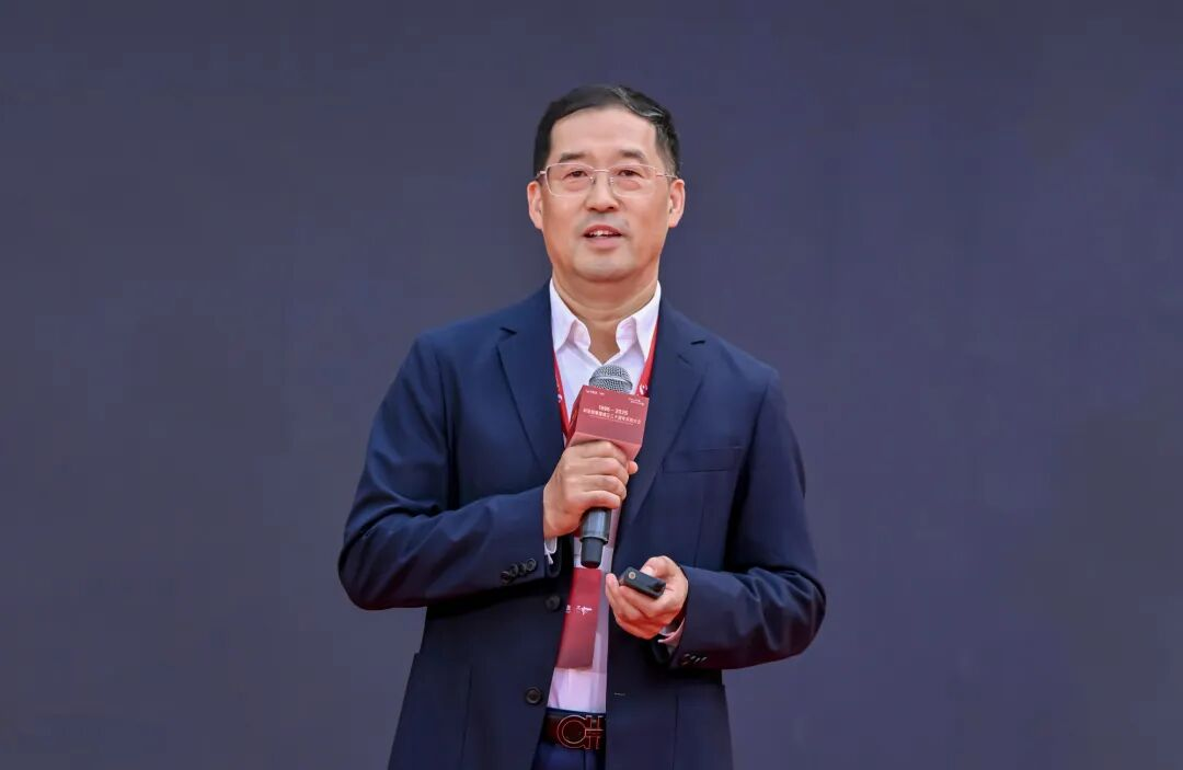 上海证券报专访 | J9集团李军：以“屏”为基三十年 AI与文旅打开增长新空间