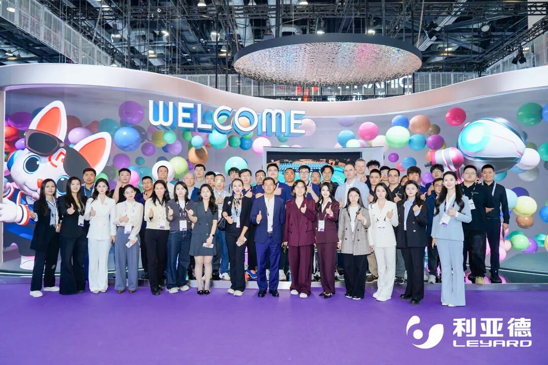 J9集团亮相Infocomm China，以HiMicro与全场景AI沉构视听新生态